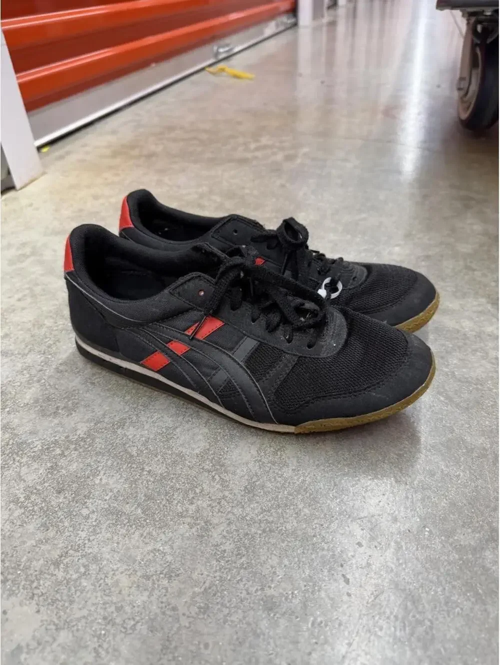 asics onitsuka tiger black and red shoes size 10.5 MENS